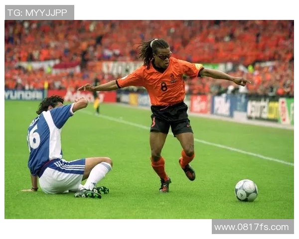 在绿茵场上与足球明星并肩作战的队友们的故事与荣耀 在绿茵场上与足球明星并肩作战的队友们的故事与荣耀